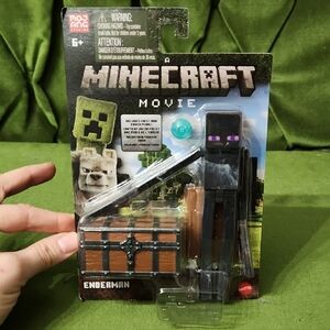 Minecraft Enderman Action Figure with Chest